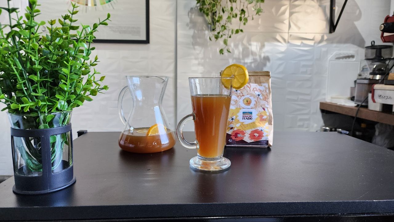 Café com caldo de cana-de-açúcar, a famosa Garapa