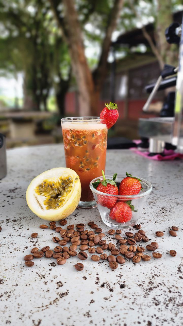 Drink Afrodisíaco de Morango, Maracujá e Café